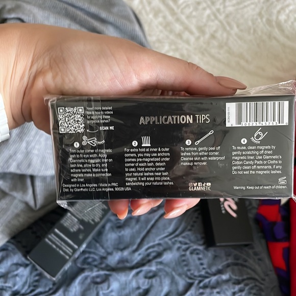 Glamnetic lashes - Picture 3 of 3